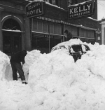  Aftermath of blizzard in Hibbing, MN Photographer:  Al Heitman 