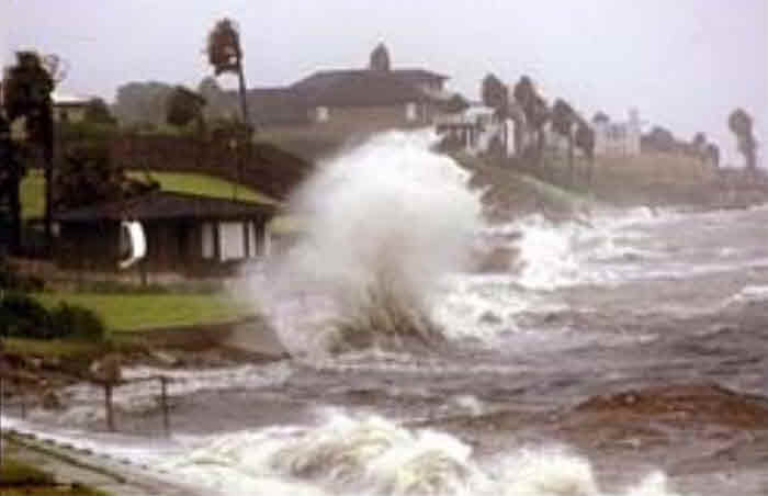 Hurricane Bret Waves