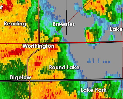 Radar reflectivity image as damaging winds approach Worthington, Minnesota