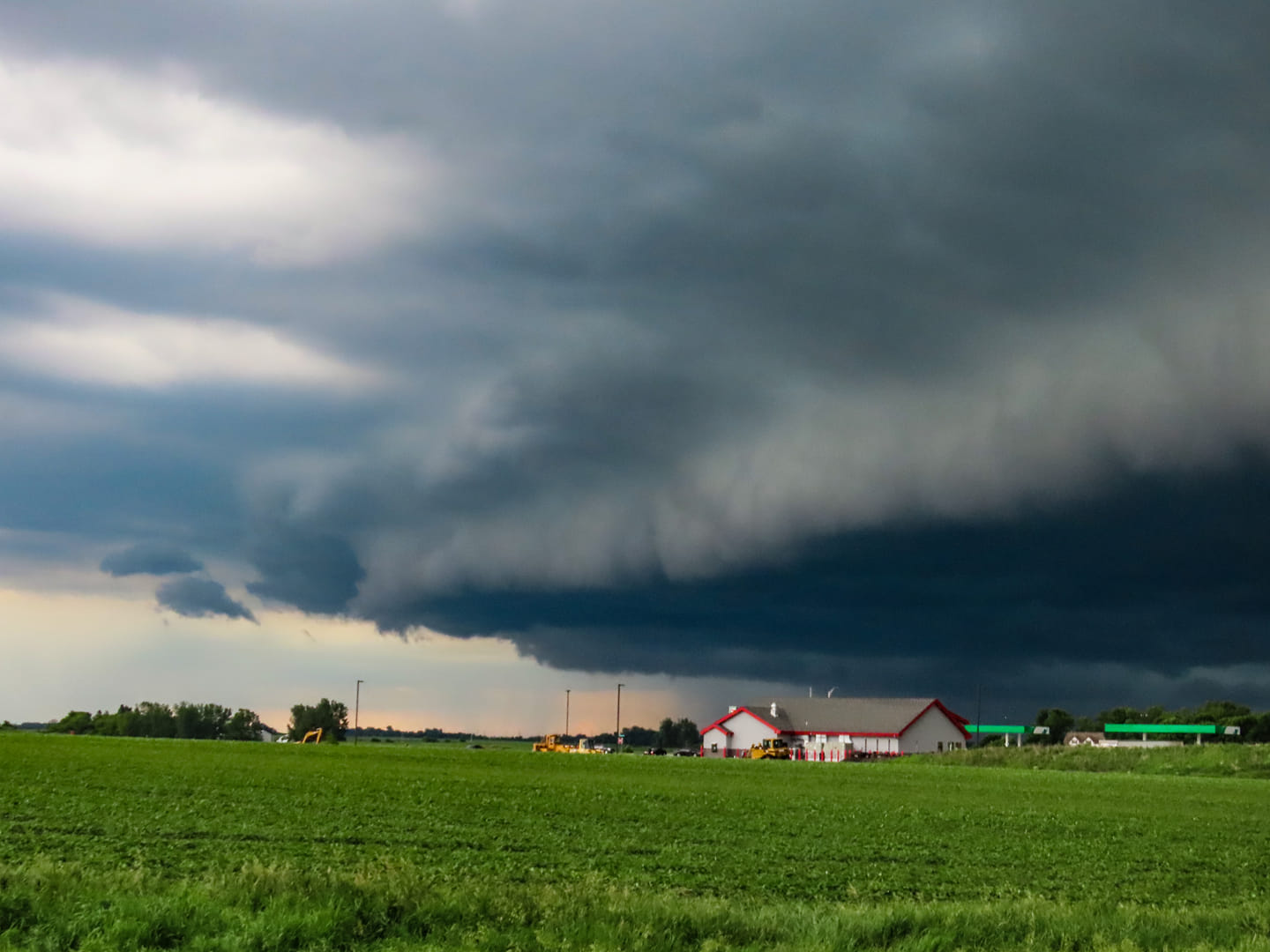 Storm passing near Worthington, MN