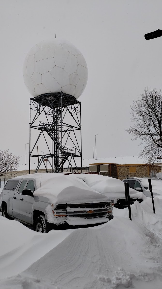 Heavy snow falling in Yankton, SD