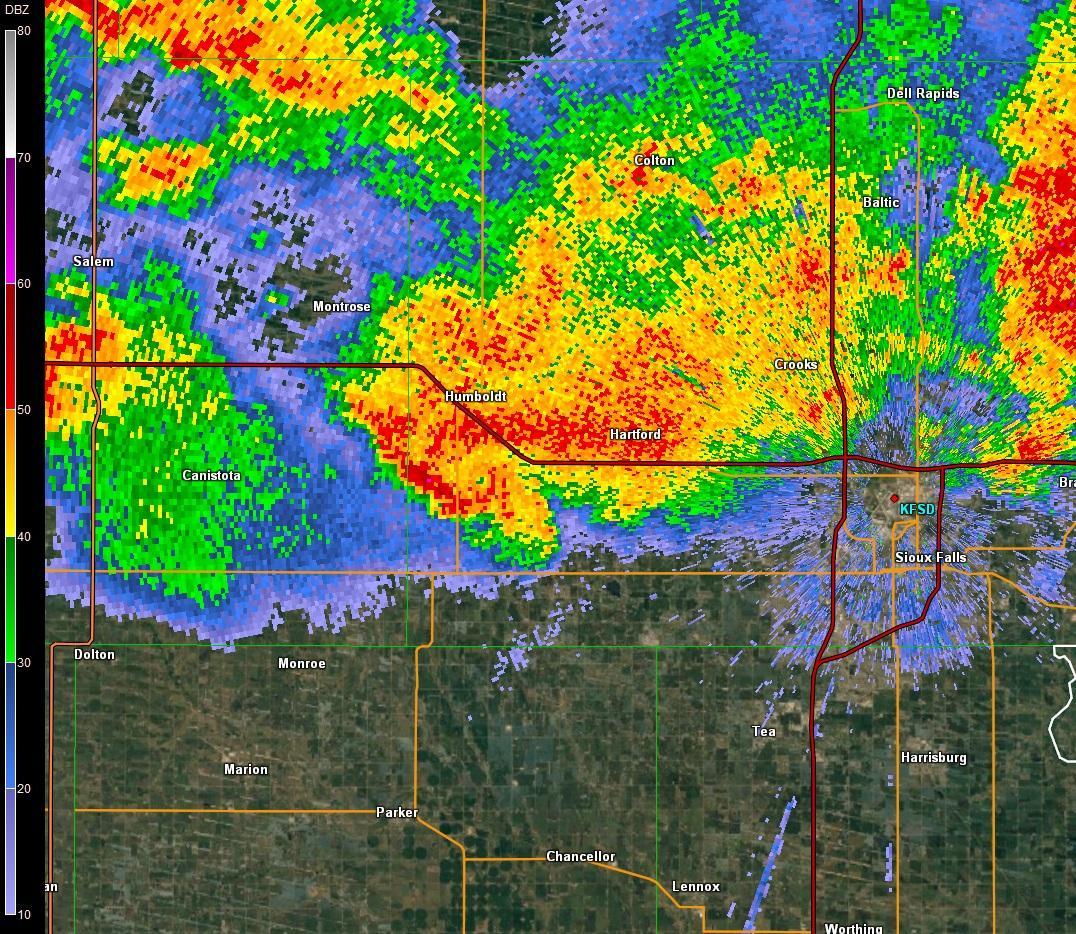 Radar reflectivity image for Humboldt tornado at 10:48 pm CDT