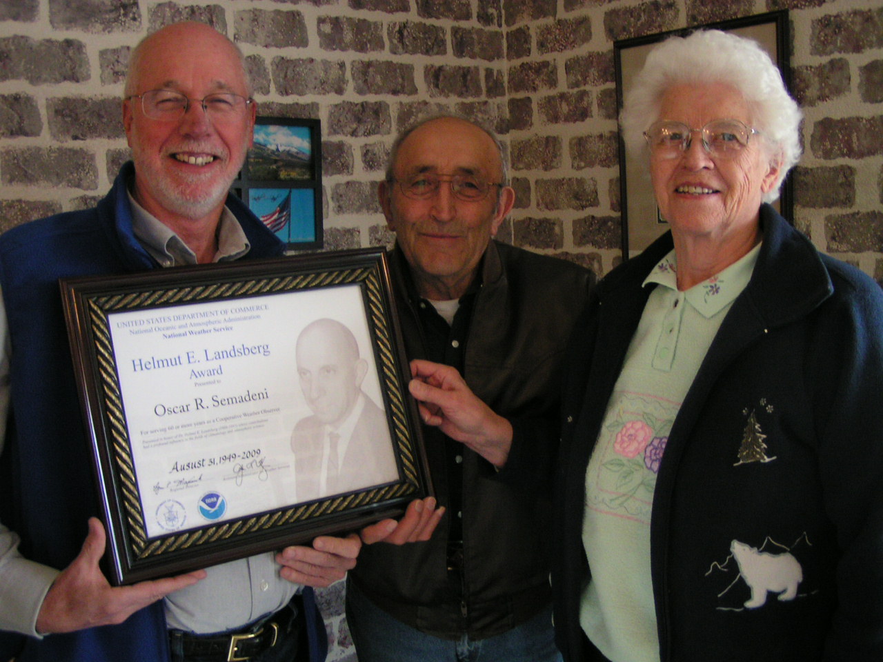 Oscar Semadeni presented with the Helmut E. Landsberg Award.