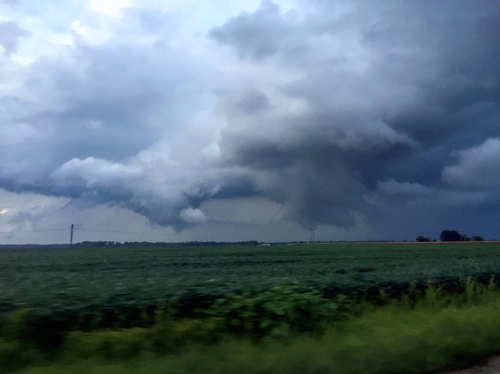 Wall cloud near Casey. Photo courtesy Quincy Vagell