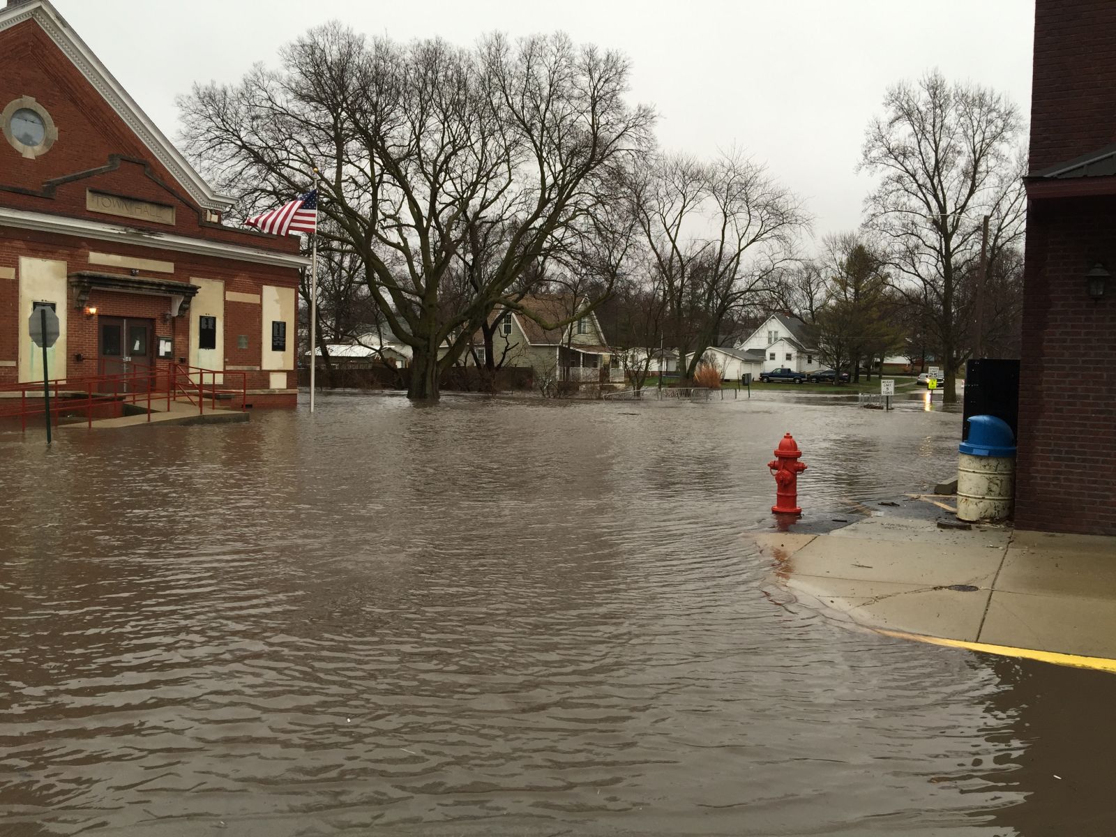 Flood image by Pete Mantell, Sydney, IL  Dec. 28, 2015