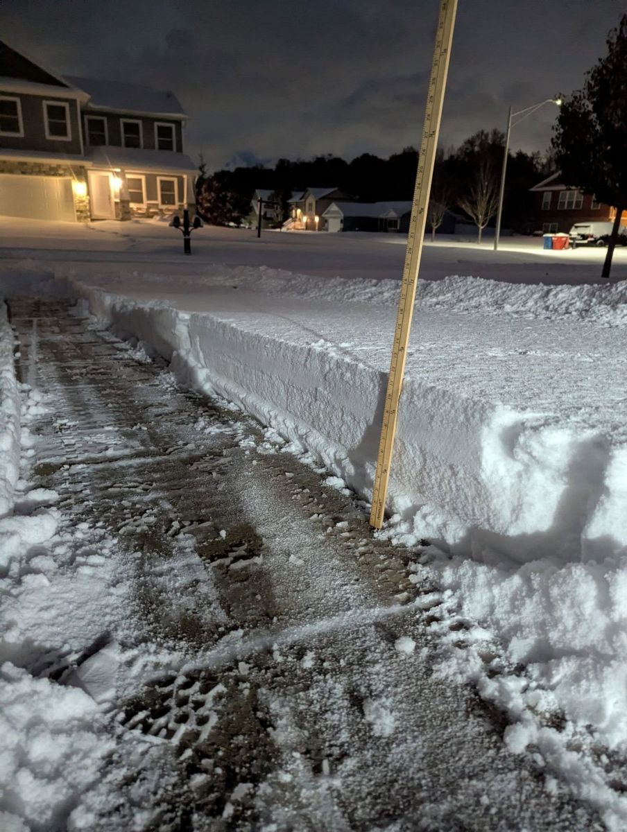 Picture of snow in Cedar Lake IN