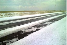 Hail on Highway 60 between Friona and Bovina - 23 April 2008