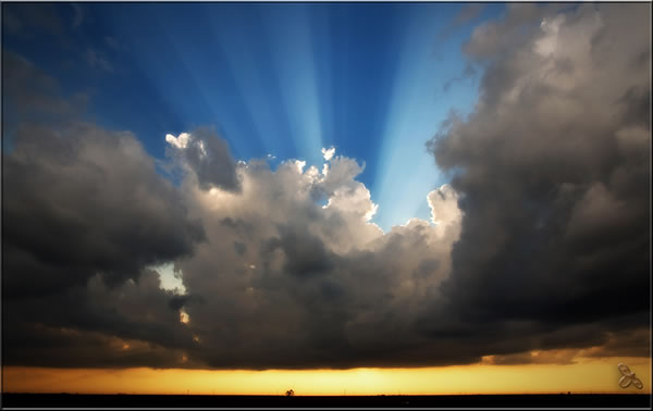 Picture of a beautiful sky captured in central Hale County shortly before sunset on 12 October 2012. The image is courtesy of Erin Shaw. Click on the image for a larger view. 