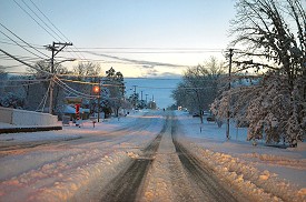 Eastbound on Kiehl Avenue near Woodridge Drive and Summitt Street.