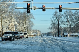 Traffic was light at the intersection of Brookswood Road and Kiehl Avenue.