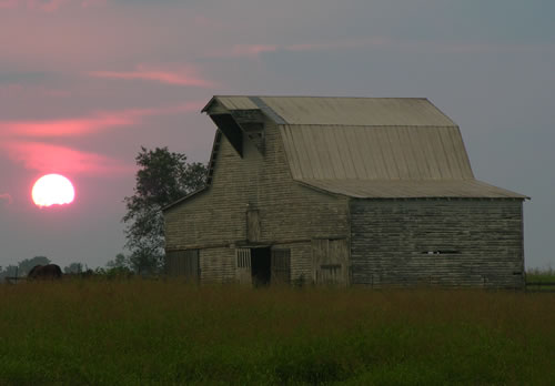 East TN Farmhouse Image