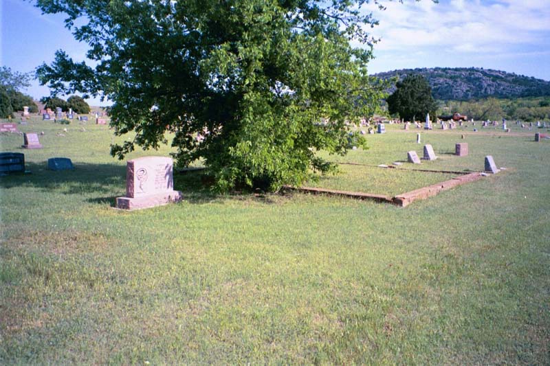 Snyder, Oklahoma Tornado Victims' Mass Grave