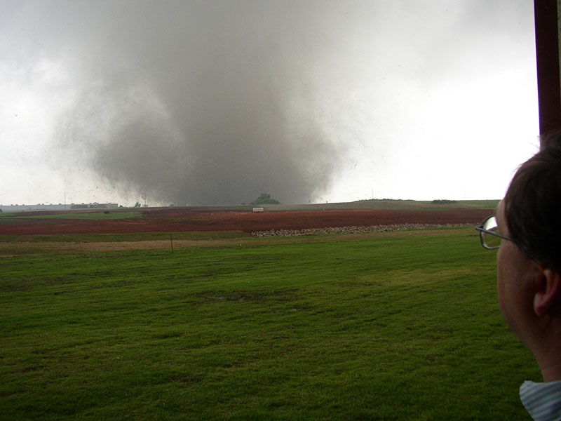 Photo of the May 8, 2003 Moore/OKC Tornado Â© Dan Olson