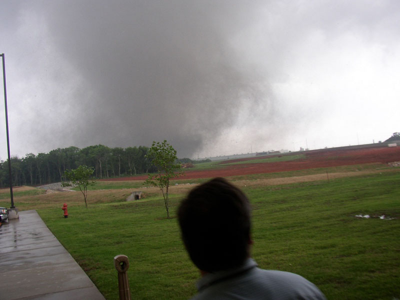 Photo of the May 8, 2003 Moore/OKC Tornado Â© Dan Olson