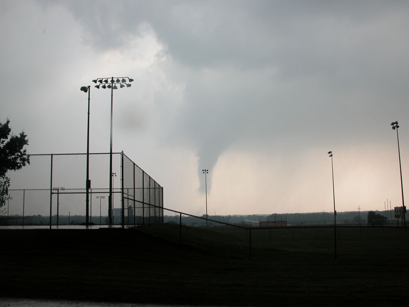 Photo of the May 8, 2003 Tornado near Red Rock, OK Â© Steve Shiever