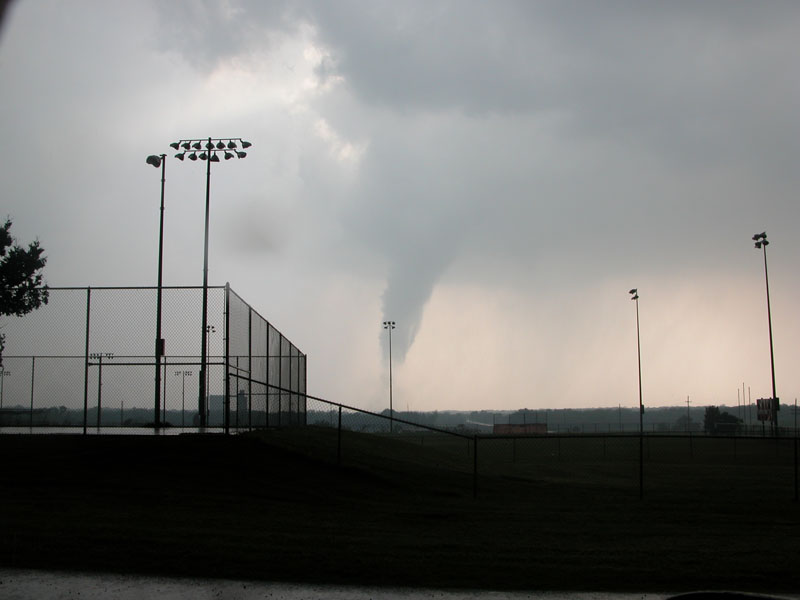 Photo of the May 8, 2003 Tornado near Red Rock, OK Â© Steve Shiever