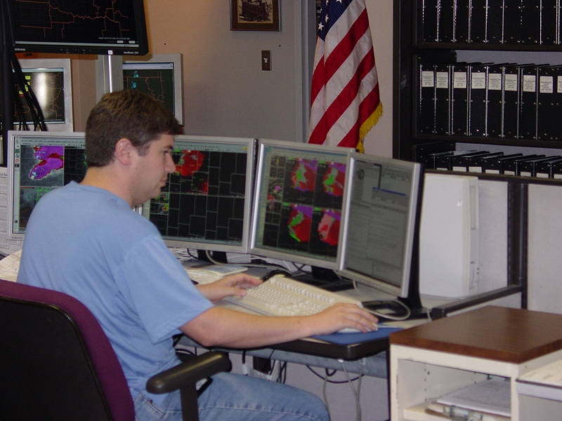 Photo of NWS Norman severe weather operations on May 29, 2004