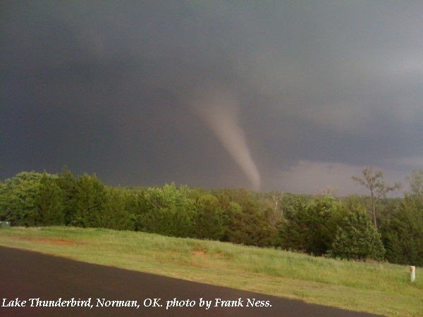 Tornado approaching Lake Thunderbird, OK on May 10, 2010