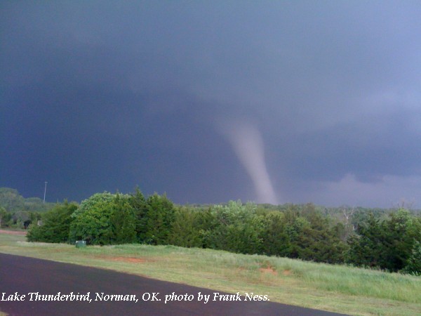 Tornado approaching Lake Thunderbird, OK on May 10, 2010