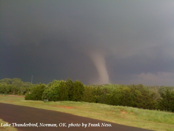 Tornado approaching Lake Thunderbird, OK on May 10, 2010