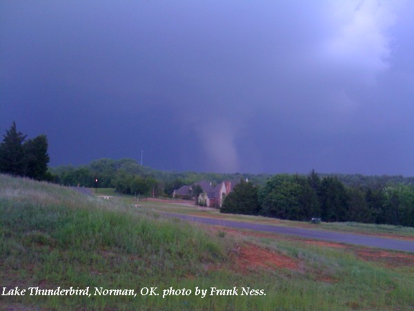 Tornado approaching Lake Thunderbird, OK on May 10, 2010