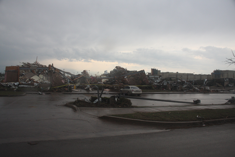 Looking SSW at near Tinker Federal Credit Union and Warren Theatre