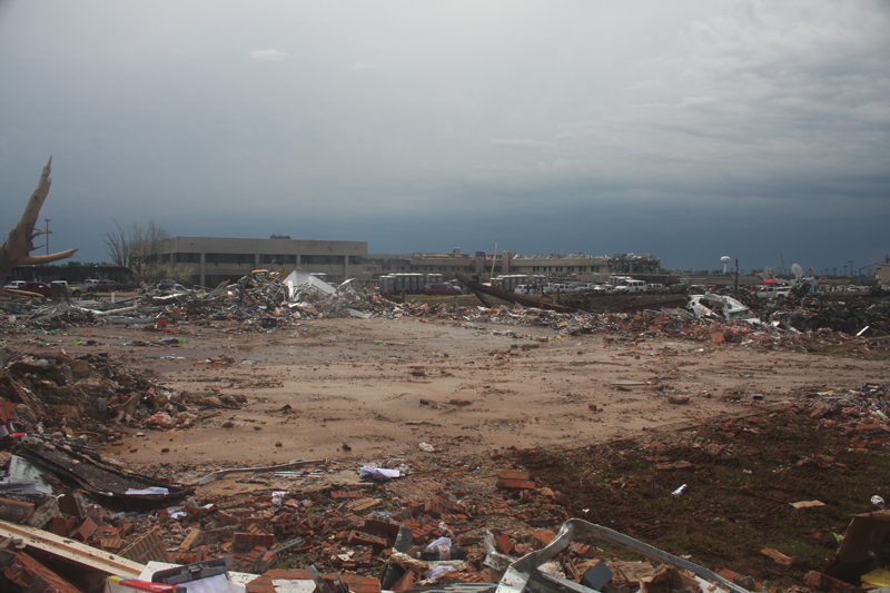 Looking SE at 7-11 at SW4/Telephone