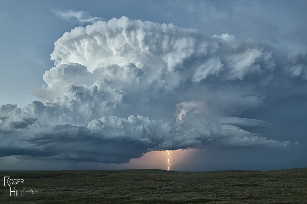 Image just north of Faith, SD, at 8:52 pm MDT