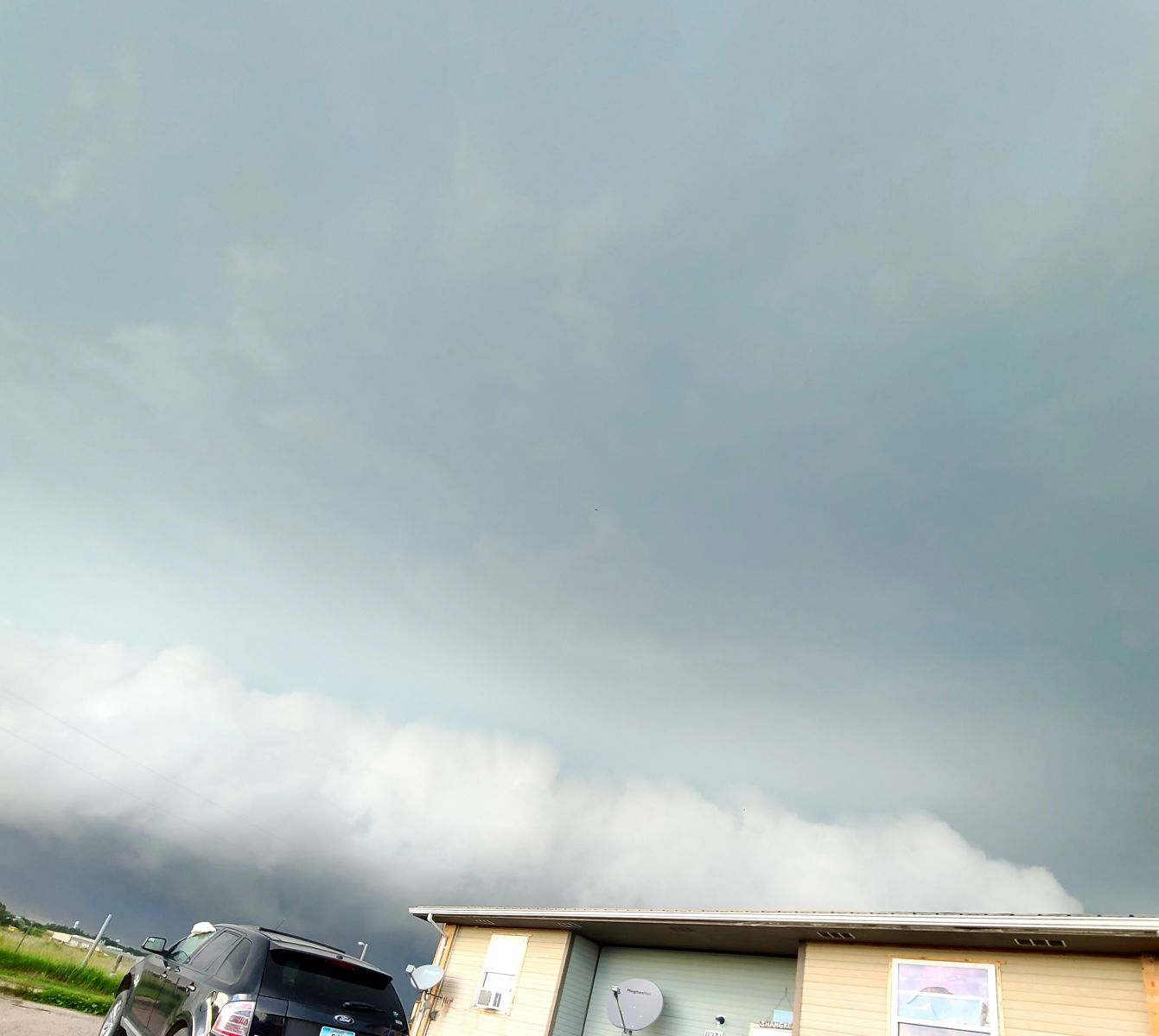 Shelf cloud